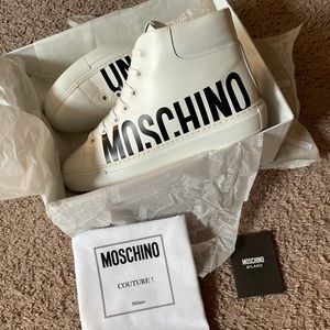 Authentic Moschino high top leather sneaker Eur 38
